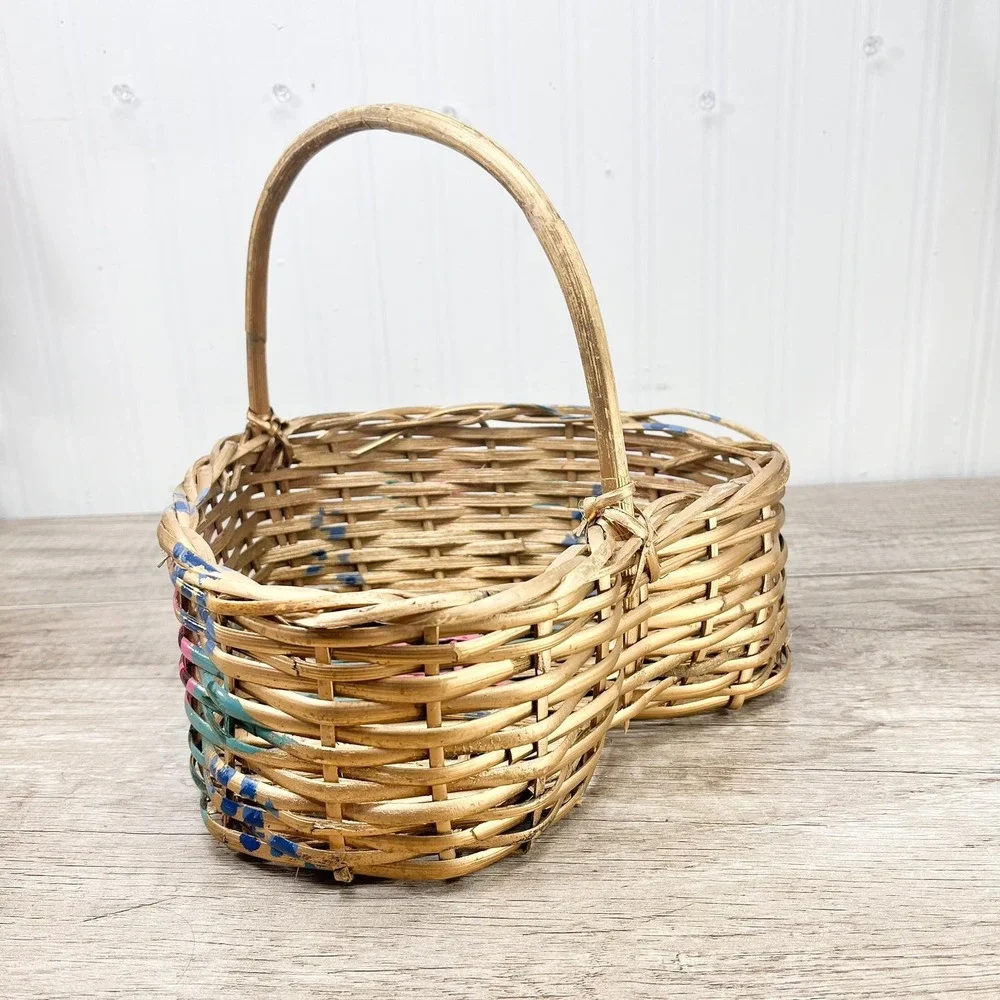 Vintage Heart Basket: Gold Floral Basket